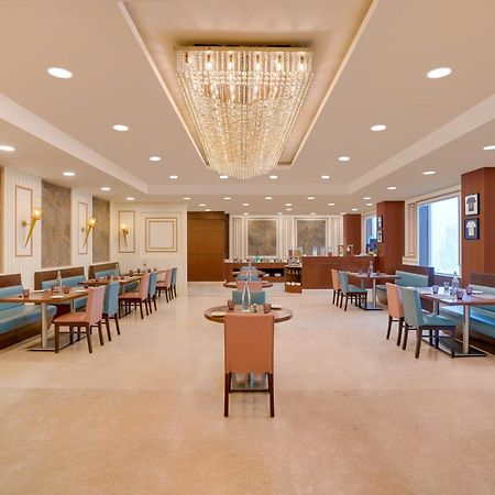 Lemon Tree Hotel, Noida Bagian luar foto
