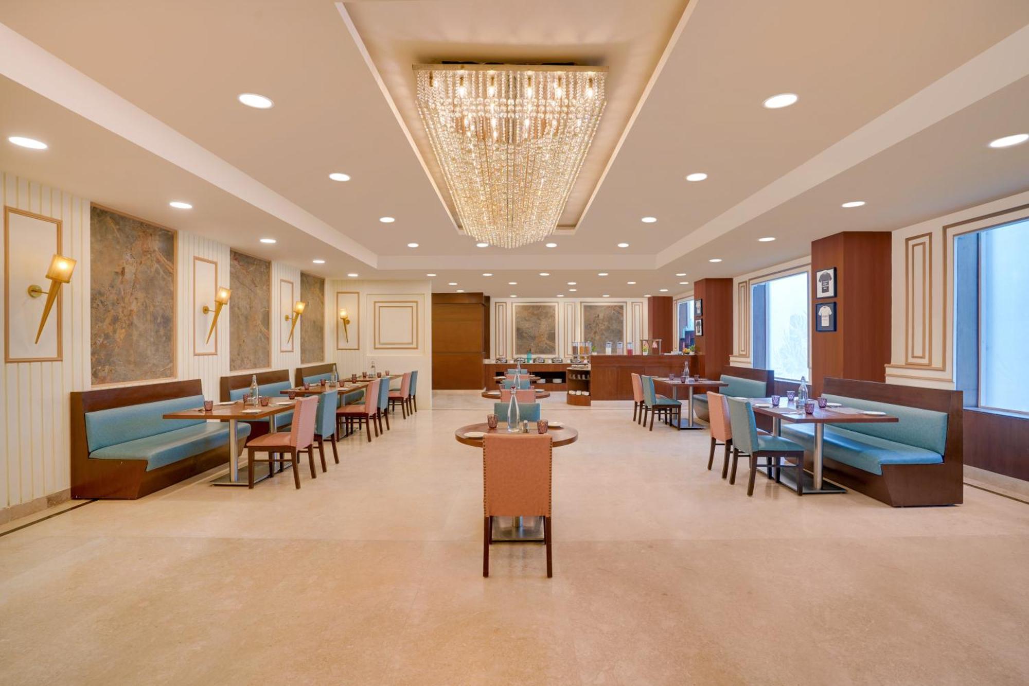 Lemon Tree Hotel, Noida Bagian luar foto