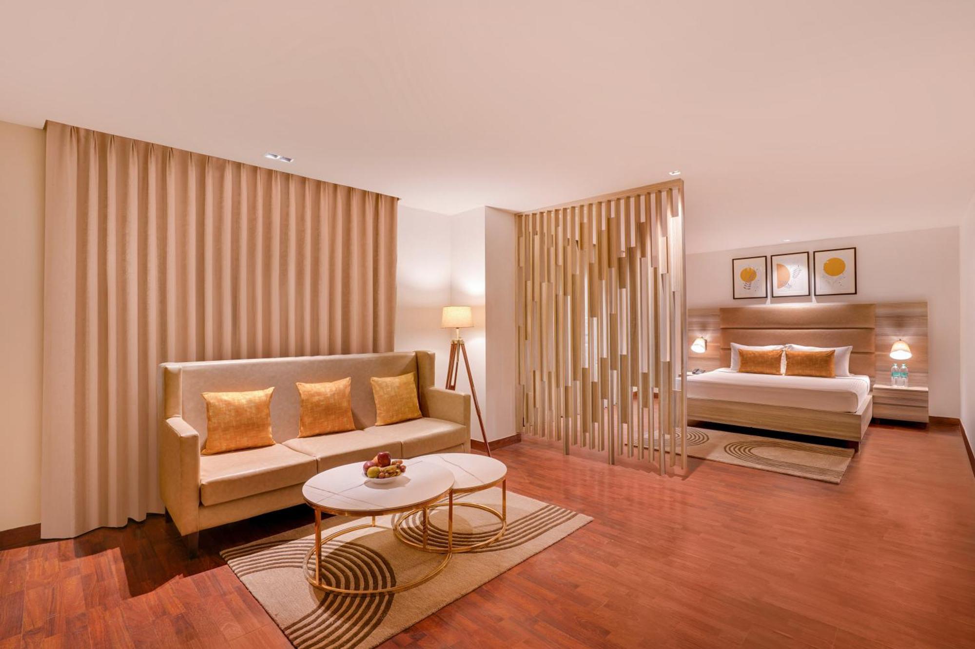 Lemon Tree Hotel, Noida Bagian luar foto