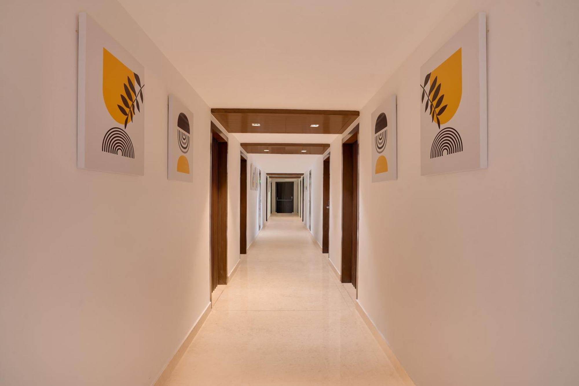 Lemon Tree Hotel, Noida Bagian luar foto