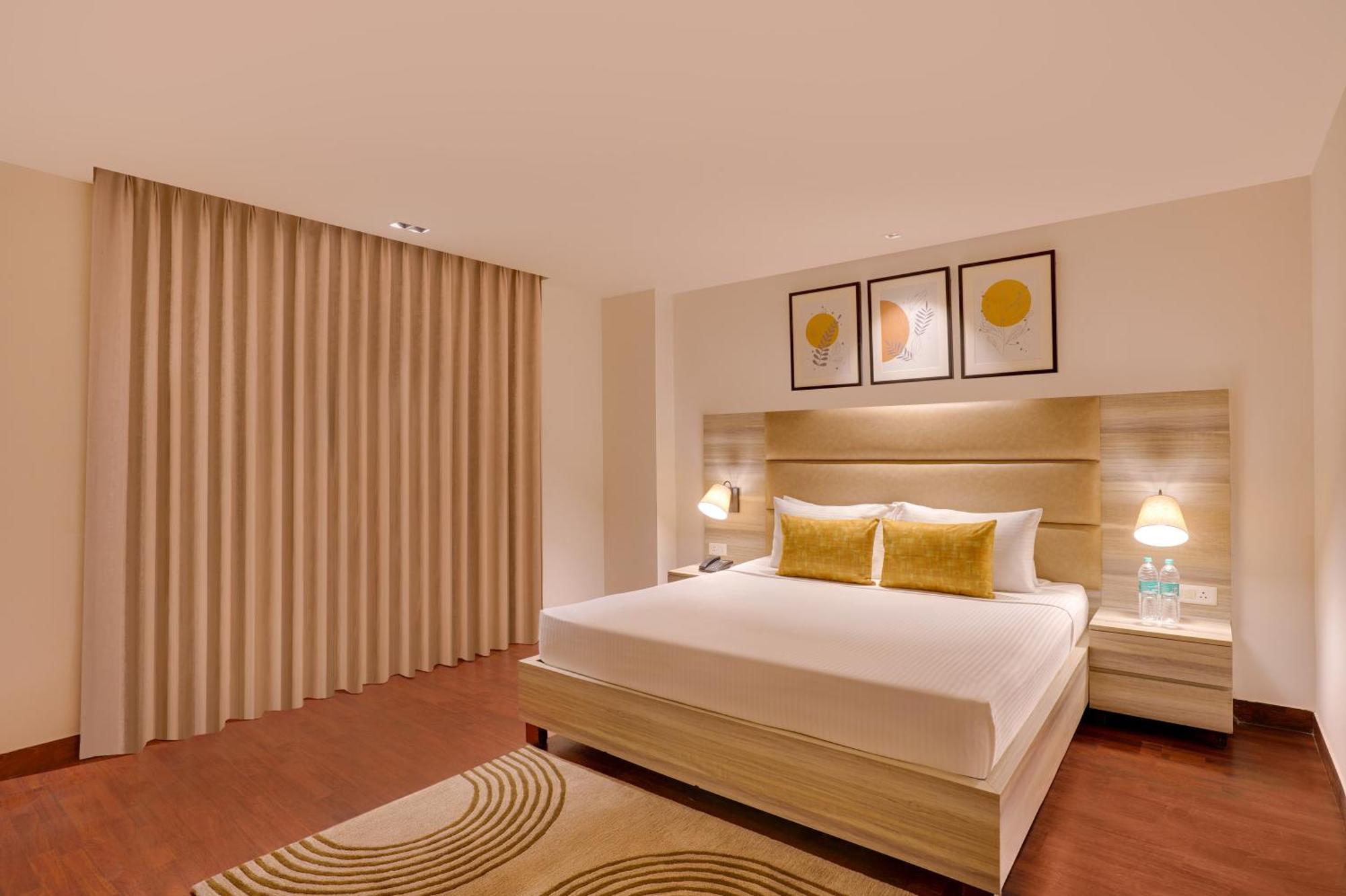 Lemon Tree Hotel, Noida Bagian luar foto
