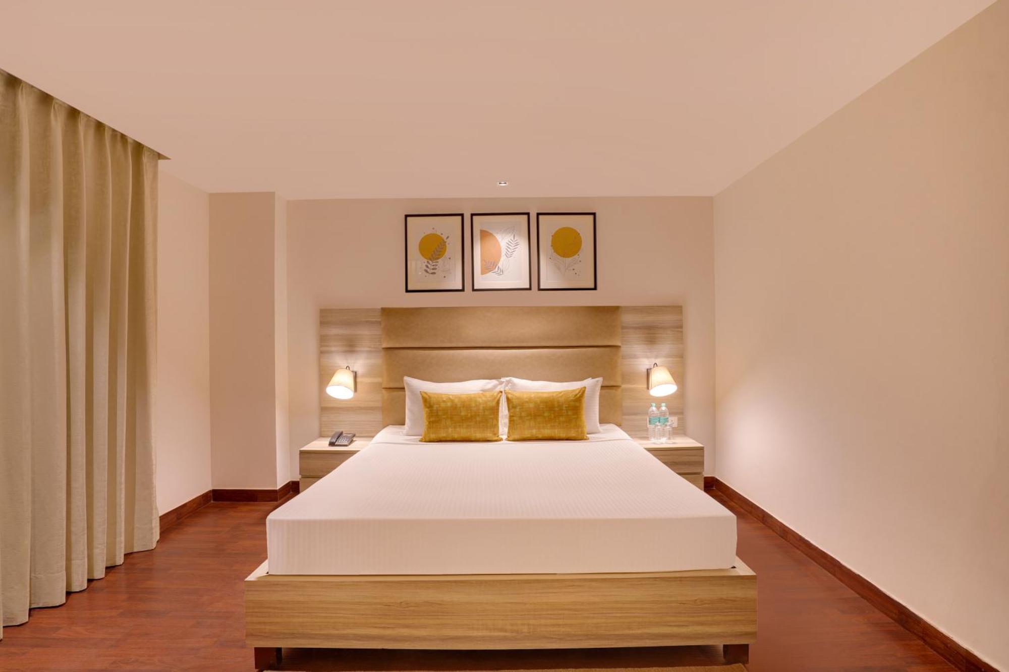 Lemon Tree Hotel, Noida Bagian luar foto