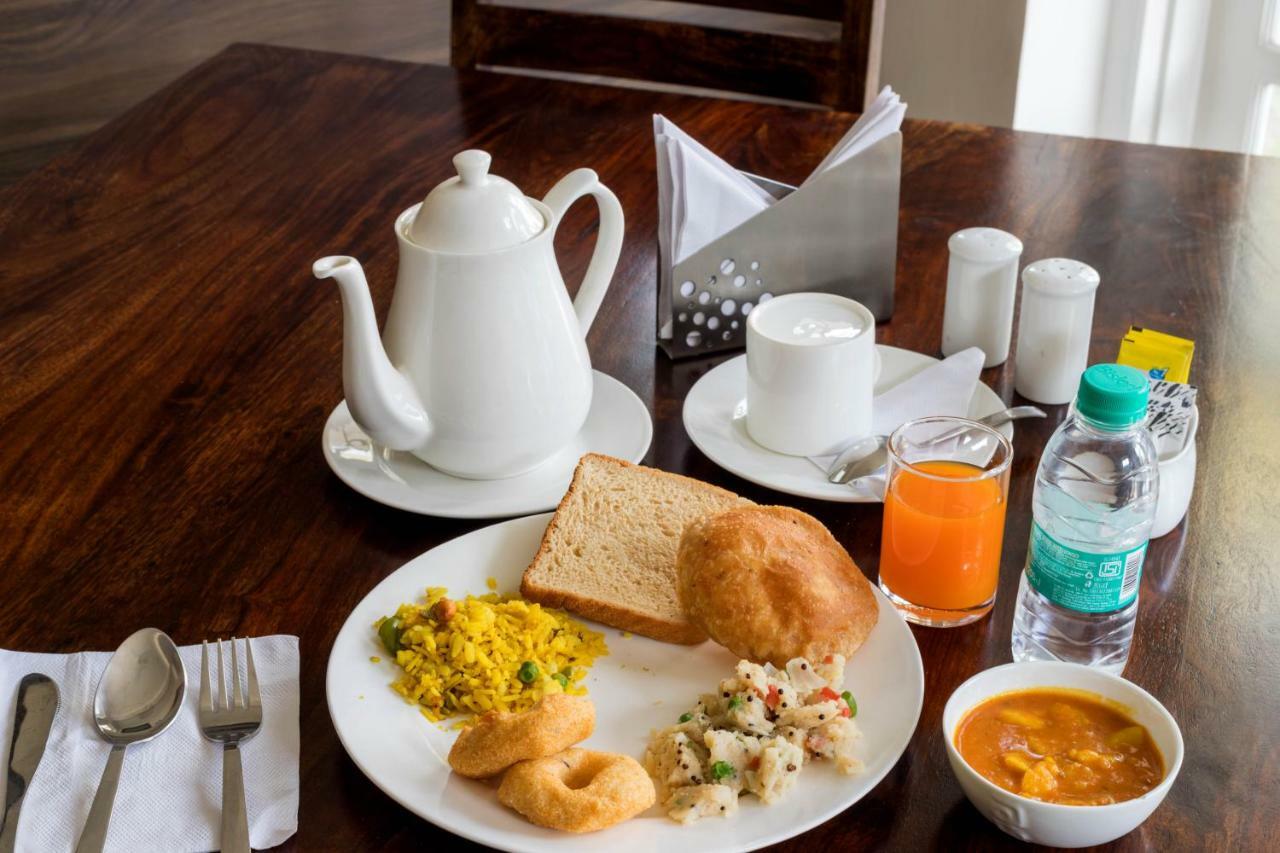 Lemon Tree Hotel, Noida Bagian luar foto